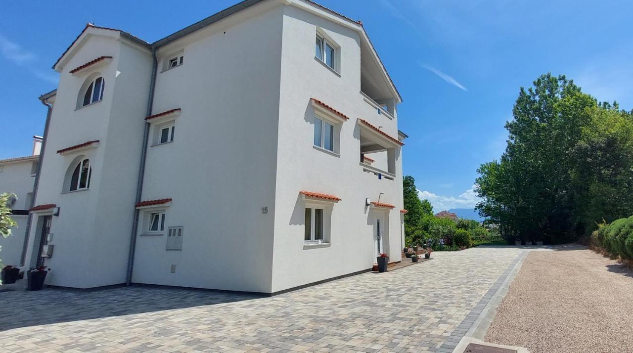 Apartments Matea I บัชกา ภายนอก รูปภาพ